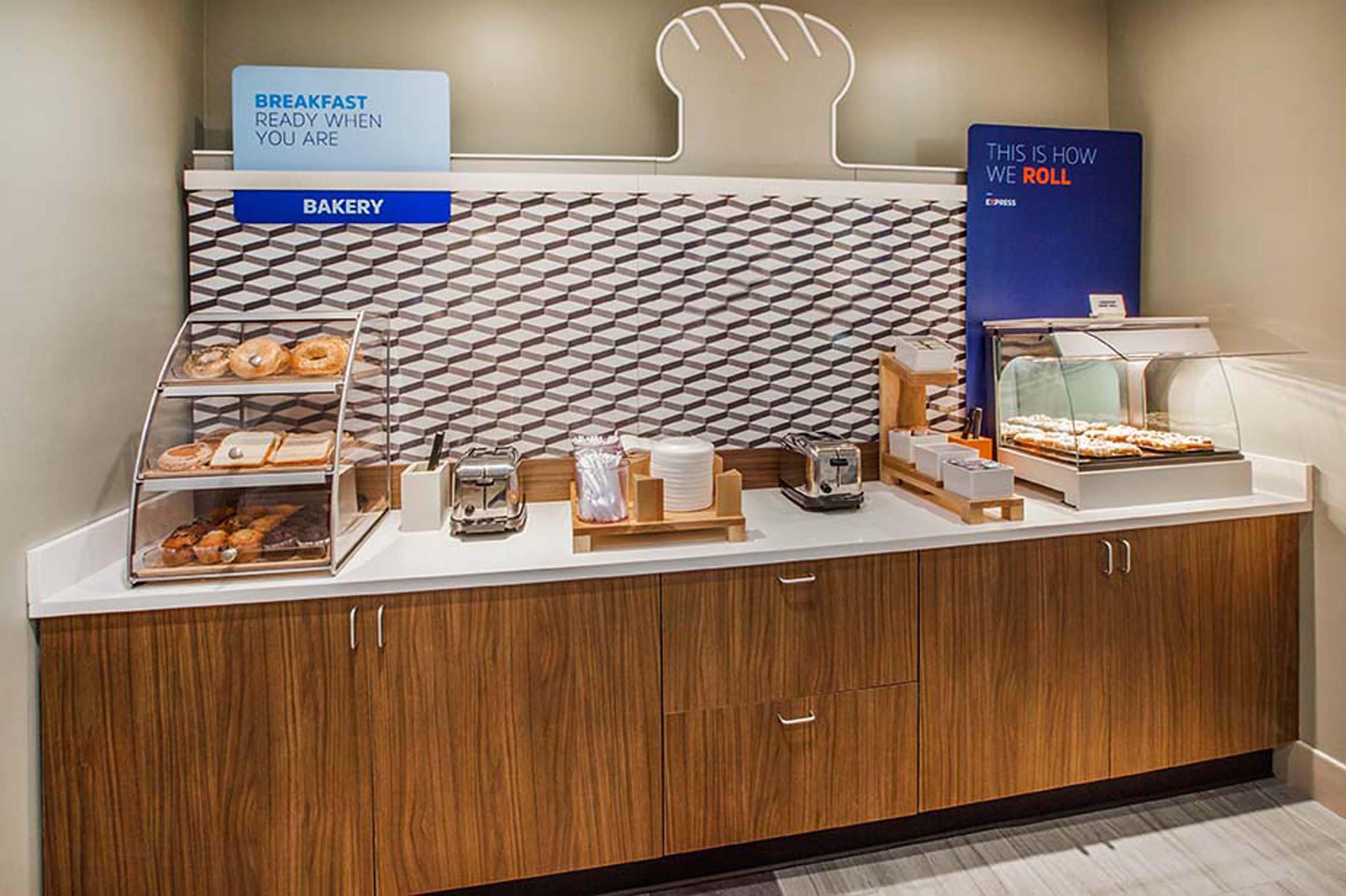 Holiday Inn Express Hotel & Suites Minneapolis - Minnetonka By Ihg Dış mekan fotoğraf